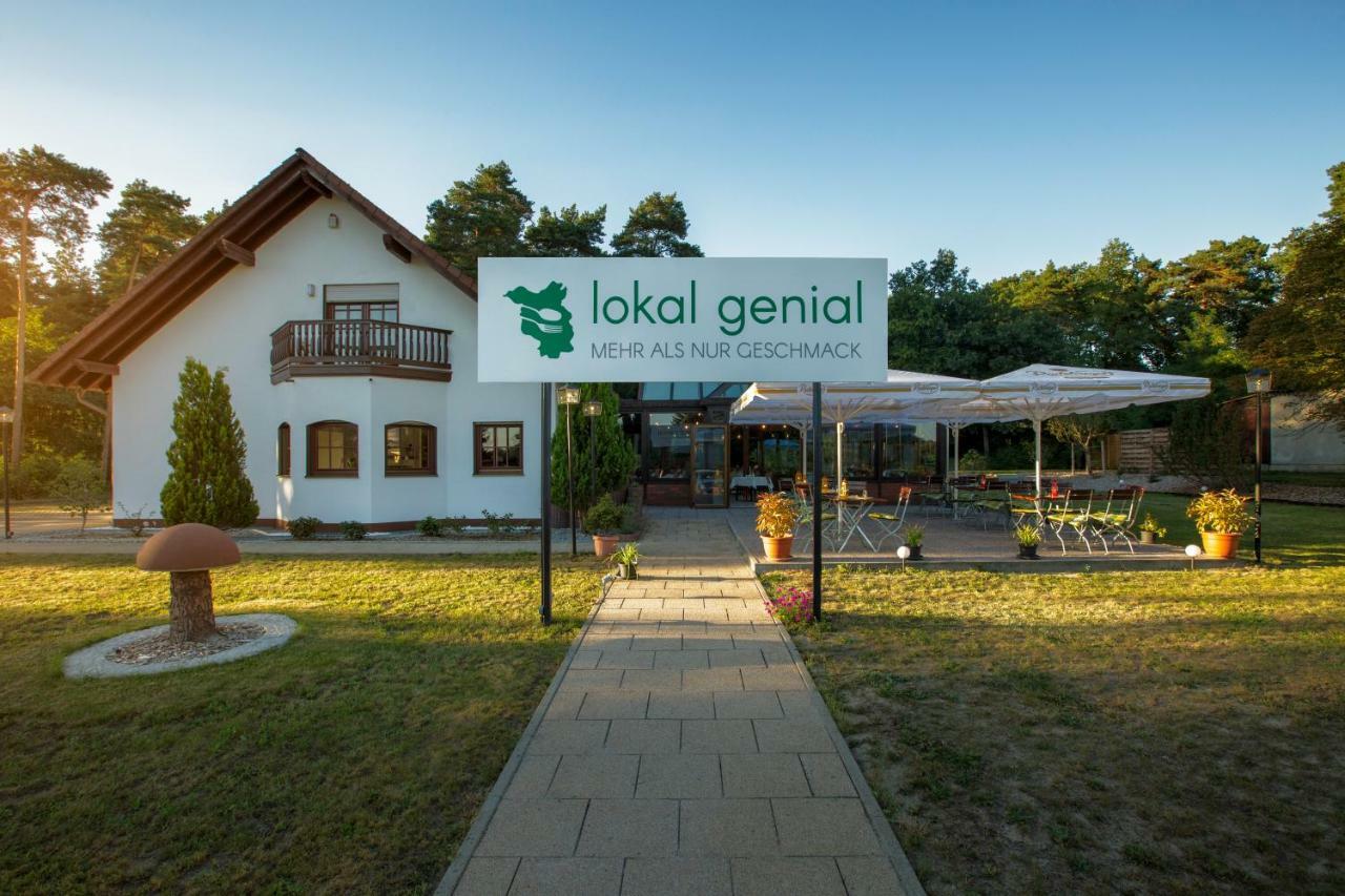 Lokal Genial Pension & Restaurant Beelitz Exterior foto
